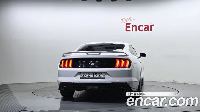 Ford Mustang Coupe 2018 — фото 4