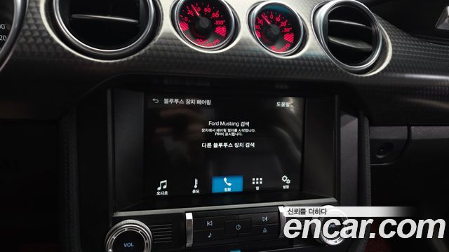 Ford Mustang Coupe 2018 — фото 14