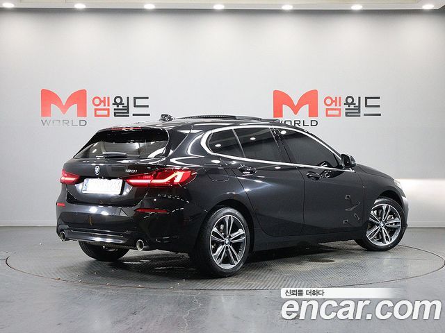 BMW 1 Series (F40) 120i Sports 2022 — фото 3