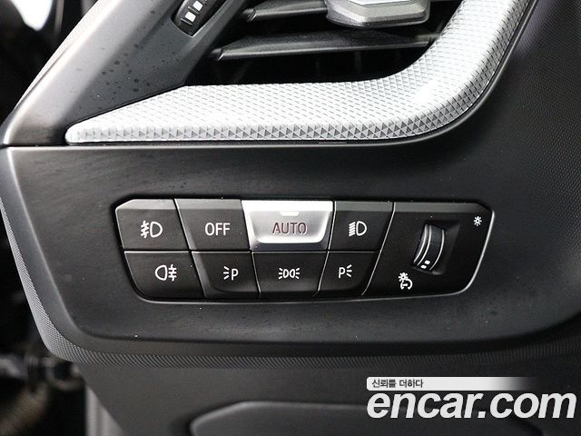 BMW 1 Series (F40) 120i Sports 2022 — фото 15