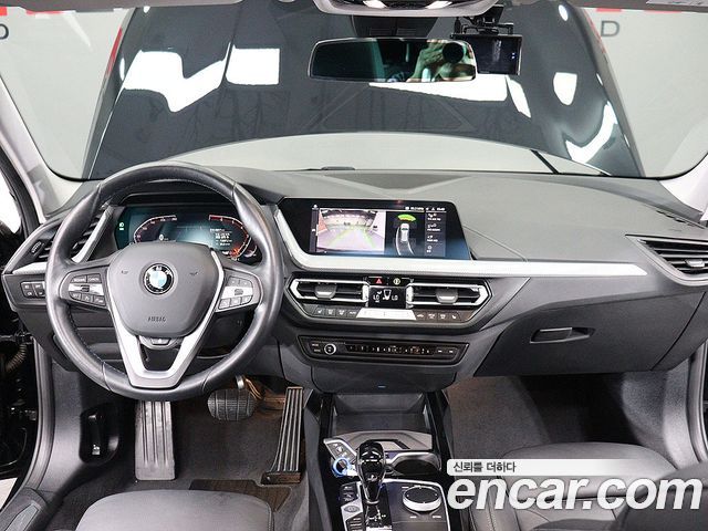 BMW 1 Series (F40) 120i Sports 2022 — фото 17