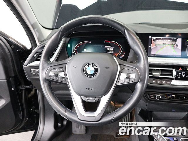 BMW 1 Series (F40) 120i Sports 2022 — фото 18