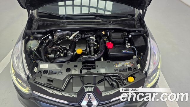 Renault Korea Clio Intens 2019 — фото 24