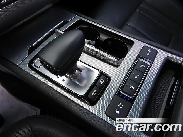 Genesis G80 3.3 GDI AWD Luxury 2019 — фото 10