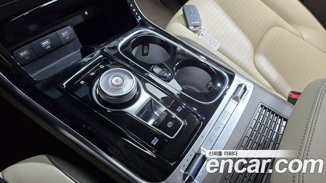Kia Carnival (IV) Gasoline 4-Seater Hi-Limousine Signature 2023 — фото 9