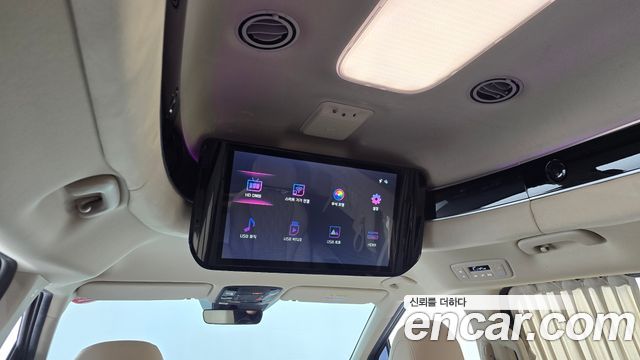 Kia Carnival (IV) Gasoline 4-Seater Hi-Limousine Signature 2023 — фото 16