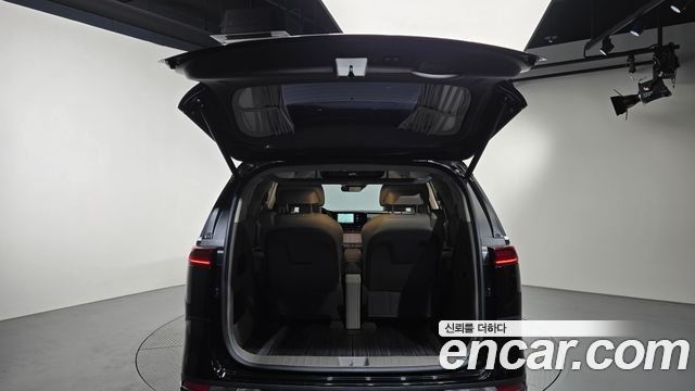 Kia Carnival (IV) Gasoline 4-Seater Hi-Limousine Signature 2023 — фото 19