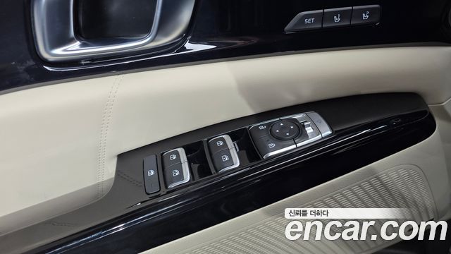 Kia Carnival (IV) Gasoline 4-Seater Hi-Limousine Signature 2023 — фото 28