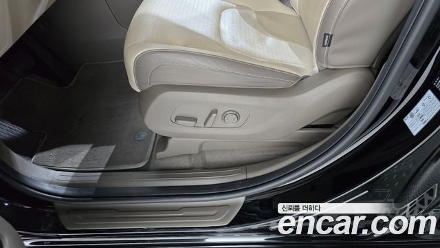 Kia Carnival (IV) Gasoline 4-Seater Hi-Limousine Signature 2023 — фото 31
