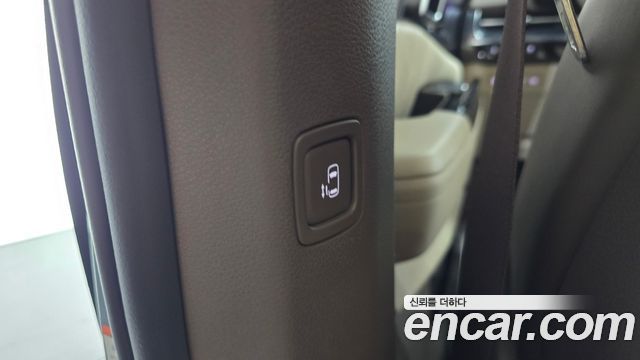 Kia Carnival (IV) Gasoline 4-Seater Hi-Limousine Signature 2023 — фото 40