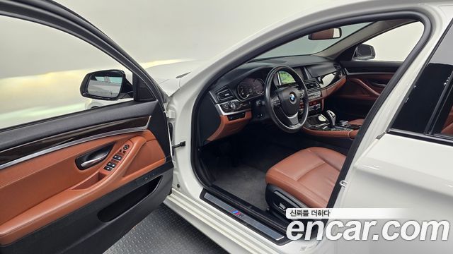 BMW 5 Series (F10) 528i xDrive M Aero Dynamic 2016 — фото 11