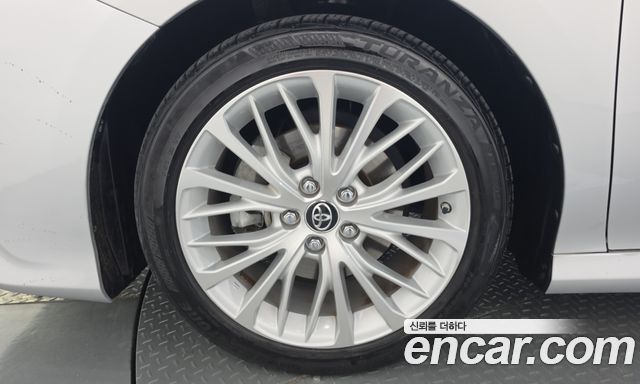 Toyota Camry (XV70) 2.5 XLE Hybrid 2018 — фото 5