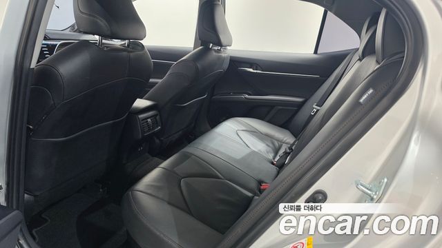 Toyota Camry (XV70) 2.5 XLE Hybrid 2018 — фото 11