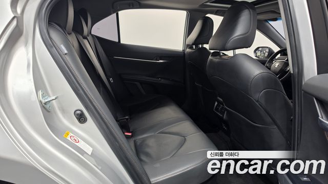 Toyota Camry (XV70) 2.5 XLE Hybrid 2018 — фото 12