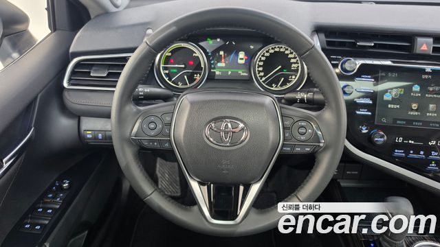 Toyota Camry (XV70) 2.5 XLE Hybrid 2018 — фото 15