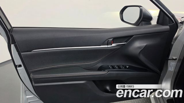 Toyota Camry (XV70) 2.5 XLE Hybrid 2018 — фото 24