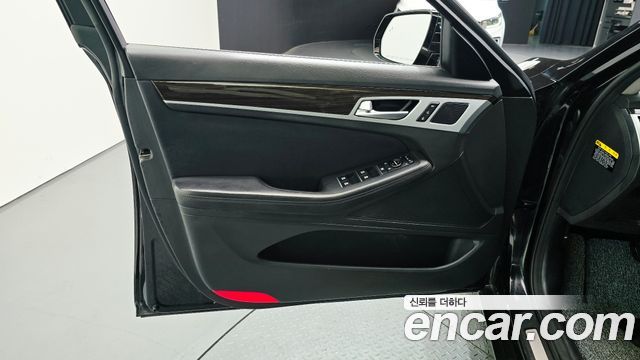 Genesis G80 3.3 GDI AWD Luxury 2018 — фото 24