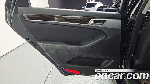 Genesis G80 3.3 GDI AWD Luxury 2018 — фото 25