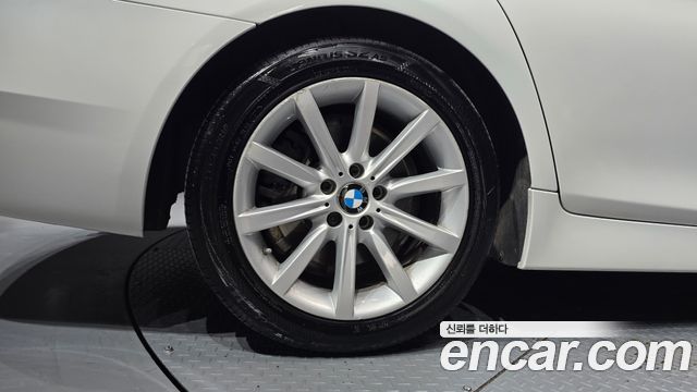 BMW 5 Series (F10) 528i 2015 — фото 5