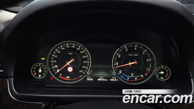 BMW 5 Series (F10) 528i 2015 — фото 8