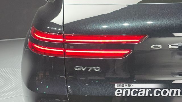 Genesis Electrified (GV70) e-AWD 2022 — фото 23