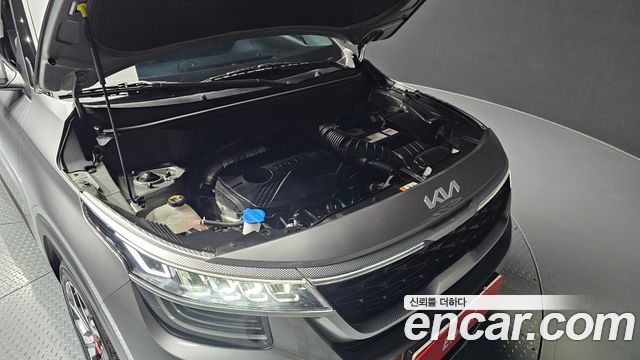 Kia Seltos Gasoline 1.6 Turbo 2WD Signature 2023 — фото 6