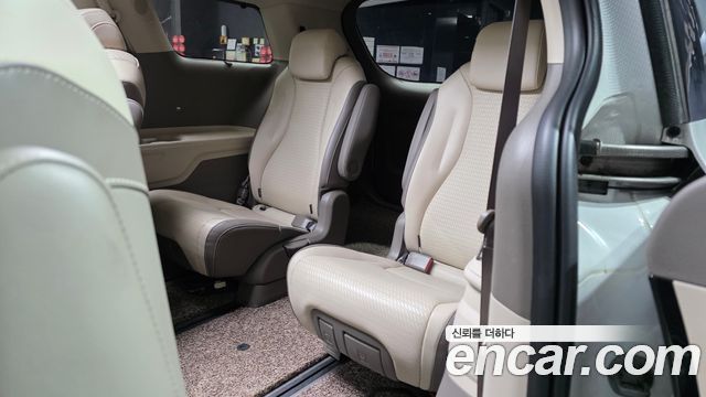 Kia Carnival (IV) Diesel 9-Seater Signature 2023 — фото 16