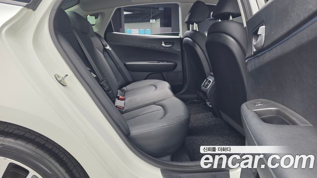 Kia K5 (II) 2.0 MX Style Edition 2018 — фото 12