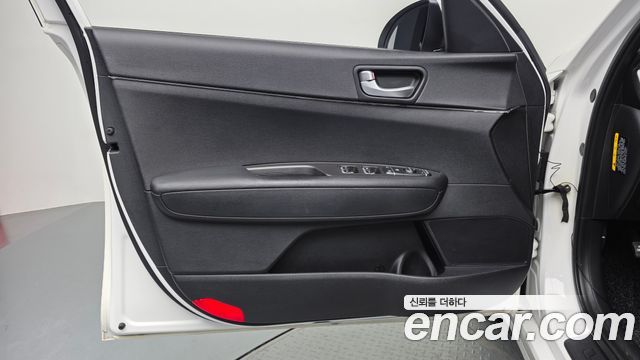 Kia K5 (II) 2.0 MX Style Edition 2018 — фото 24