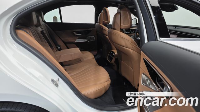 Mercedes-Benz E-Class (W214) E300 4MATIC AMG Line 2026 — фото 12