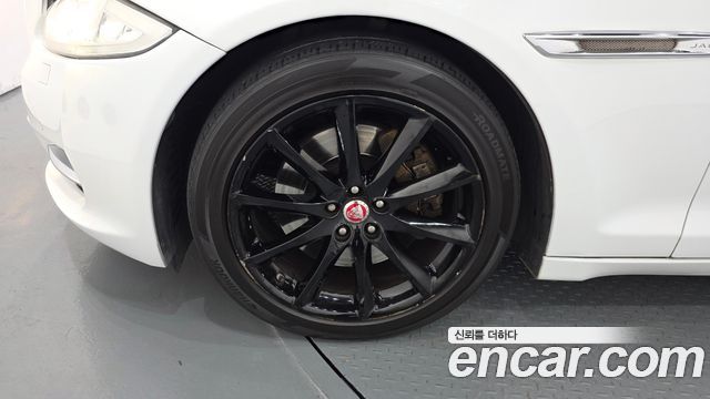 Jaguar XJ 3.0D Premium Luxury LWB X351 2015 — фото 5