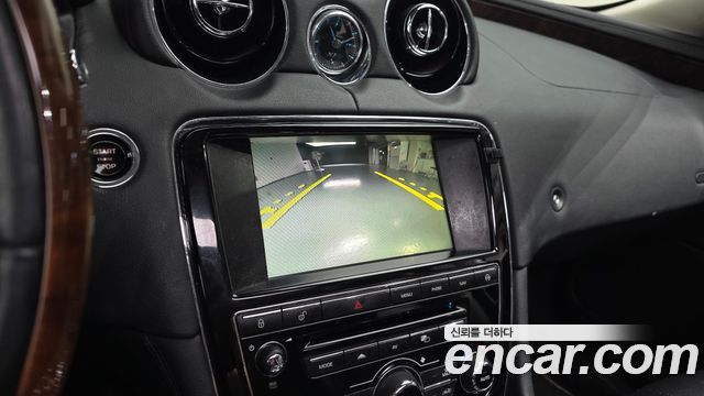 Jaguar XJ 3.0D Premium Luxury LWB X351 2015 — фото 13