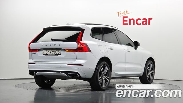 Volvo XC60 (II) T8 R-Design 2021 — фото 2