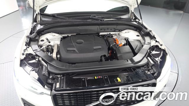 Volvo XC60 (II) T8 R-Design 2021 — фото 6
