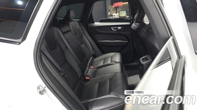 Volvo XC60 (II) T8 R-Design 2021 — фото 12
