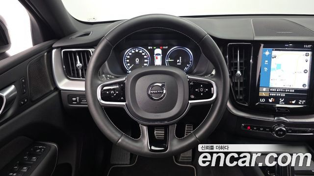 Volvo XC60 (II) T8 R-Design 2021 — фото 13