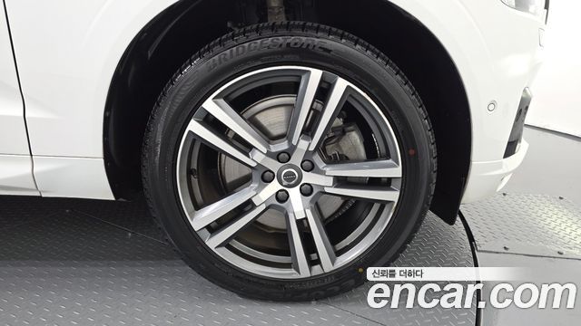 Volvo XC60 (II) T8 R-Design 2021 — фото 21