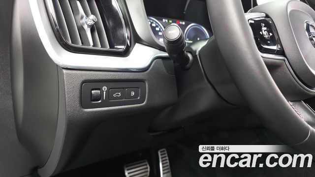 Volvo XC60 (II) T8 R-Design 2021 — фото 31