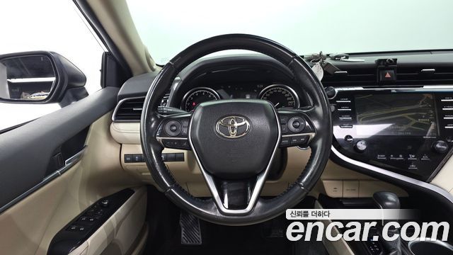 Toyota Camry (XV70) 2.5 2019 — фото 16
