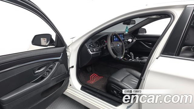 BMW 5 Series (F10) 520d xDrive 2014 — фото 10