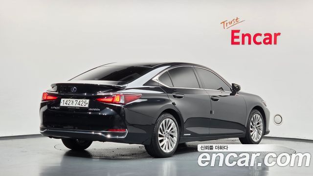 Lexus ES300h (VII) Luxury Plus 2021 — фото 2