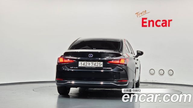 Lexus ES300h (VII) Luxury Plus 2021 — фото 4