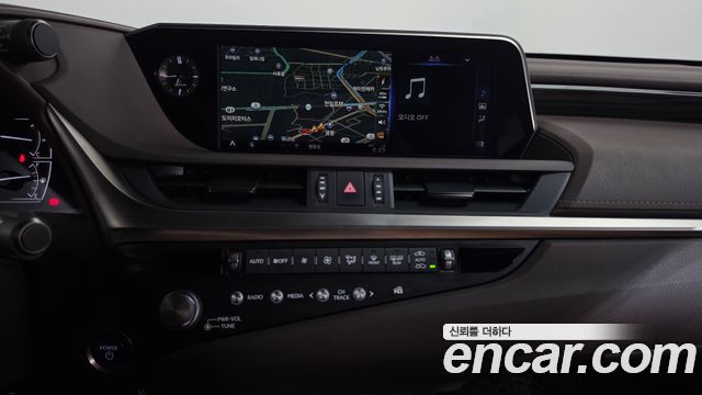 Lexus ES300h (VII) Luxury Plus 2021 — фото 12
