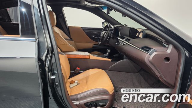 Lexus ES300h (VII) Luxury Plus 2021 — фото 26