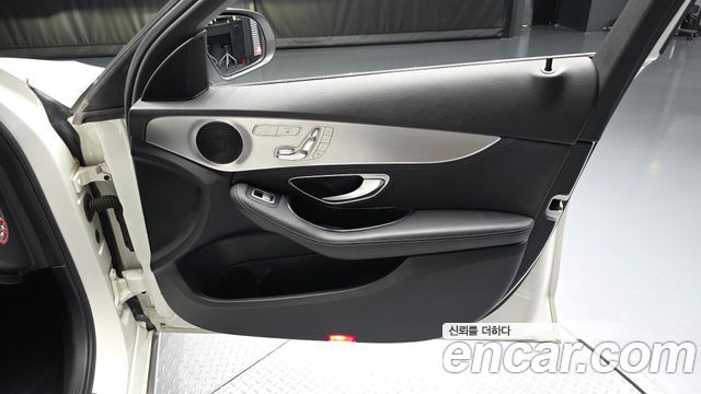Mercedes-Benz C-Class (W205) C220 d 4MATIC 2016 — фото 24