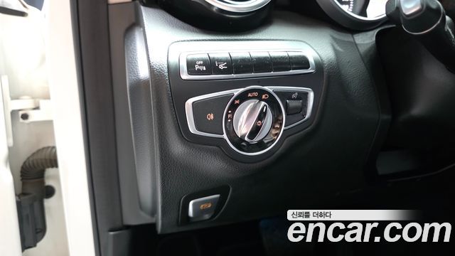 Mercedes-Benz C-Class (W205) C220 d 4MATIC 2016 — фото 29