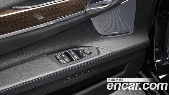 BMW 7 Series (F01) 750Li xDrive 2014 — фото 16