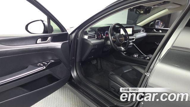 Kia K5 (III) 2.0 Prestige 2023 — фото 10