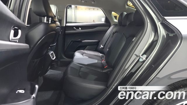 Kia K5 (III) 2.0 Prestige 2023 — фото 16