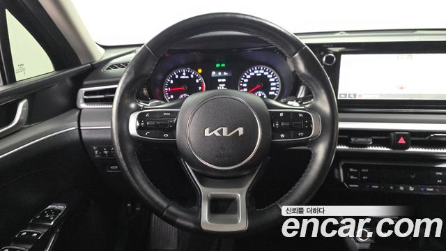 Kia K5 (III) 2.0 Prestige 2023 — фото 17